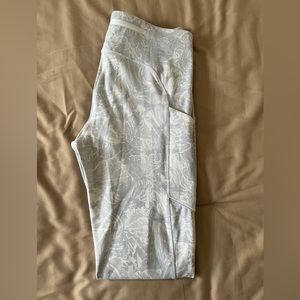 Light grey white lululemon leggings size 6 pockets